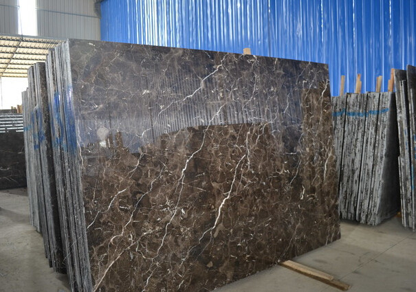 Losa de piedra de mármol oscura de Marron Emperador, tejas del cuarto