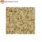 La piedra natural flameó resistencia fuerte de la mancha del granito de la arena del amarillo de la piedra G682 del granito