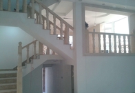 barandilla de mármol blanca al aire libre de la verja de la escalera, barandilla externa de la escalera