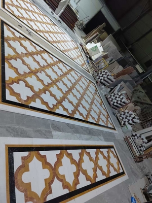 Alfombra de chorro de agua de mármol blanco y amarillo en estilo de diseño moderno para la villa del salón