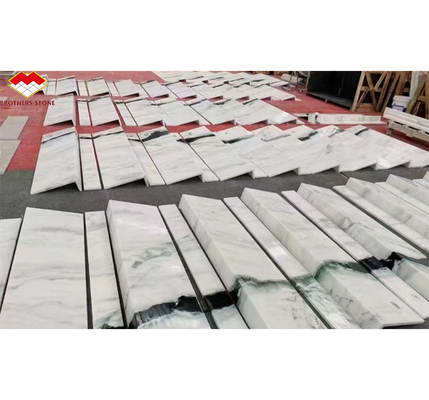 Escaleras de mármol blanco Panda personalizadas de piedra natural para diseño de escaleras rectas