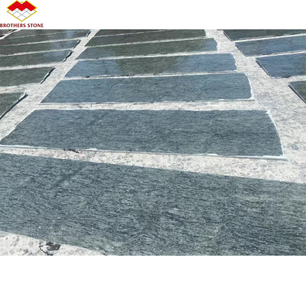 Bloques de granito de forma de piedra cortados a medida verde oliva G612 con acabado de superficie afilado