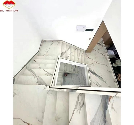 Escalera recta de diseño moderno Escalera de mármol artificial de lujo personalizada