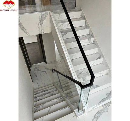 Escalera recta de diseño moderno Escalera de mármol artificial de lujo personalizada
