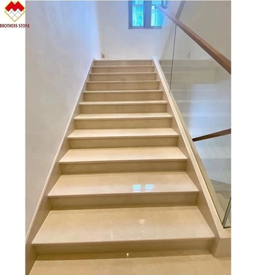 Escaleras curvas para interiores de color crema beige de mármol antideslizante
