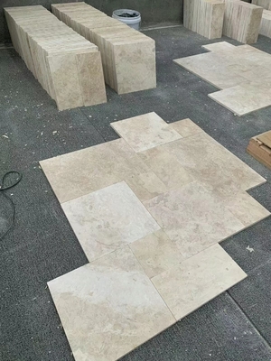 Lustrando azulejos de cubierta de marfil de piedra travertina de plata brillante para el área de la terraza del jardín