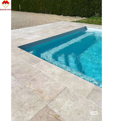 Estilo de diseño moderno Plata natural Travertino Piedra de marfil Tejas de cubierta para pisos de piscina