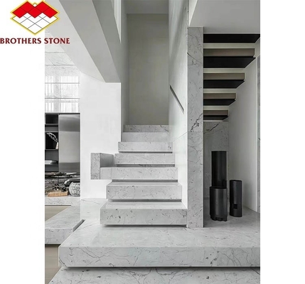Escaleras de mármol blanco pulidas modernas azulejos de piedra natural cortada a medida para diseño de interiores