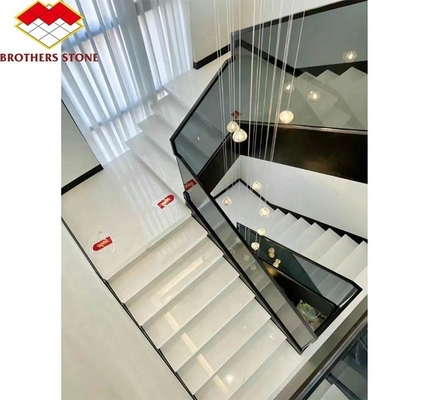 Escalera de mármol y baldosas de faldas estilo europeo moderno para el diseño interior de piedra natural