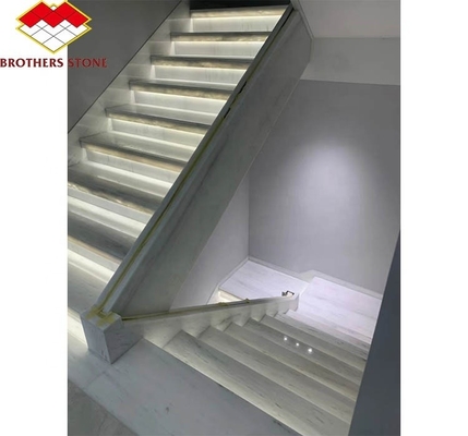 Escalera de mármol y baldosas de faldas estilo europeo moderno para el diseño interior de piedra natural