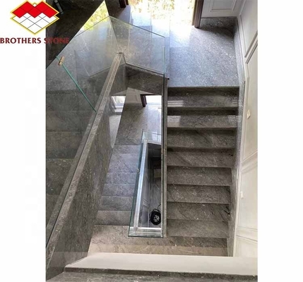 Piedra natural gran losa cortada a medida placa de piedra afilada escaleras de mármol modernas para villas interiores