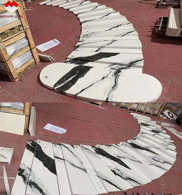 Diseño de escaleras de lavabo interior de grado personalizado Plataformas de porcelana con aspecto de mármol blanco Panda