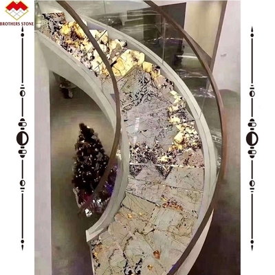Buena escalera de cerámica de mármol con mosaico de paso en blanco con acabado acristalado personalizado