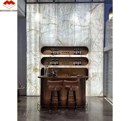 Mesa de mármol de ónix de cristal translúcido en diseño moderno para comidas de lujo
