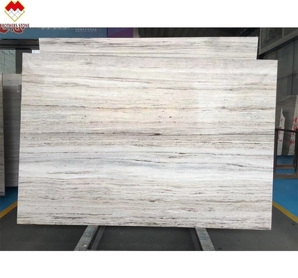 La madera blanca se ve azulejos de mármol escalera anti resbalón seguir las venas blanco gris vena azulejos de mármol escalera