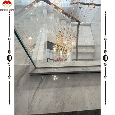 Fácil de instalar Escalera de mármol de piedra blanca de lujo Volakas para la decoración del hotel