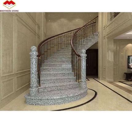 Columnas de escaleras al aire libre con piso de piedra de construcción Moderno británico azulejos de granito blanco