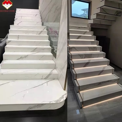 Personalización de las escaleras de azulejos de porcelana con aspecto de mármol blanco pulido o mate de Calacatta Dureza Mohs 6-7