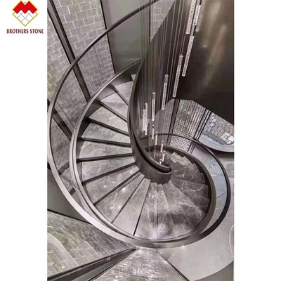 Diseño europeo Granos grises blancos escaleras talladas en mármol pisos y elevadores estilo moderno escaleras interiores decorativas de acero recto