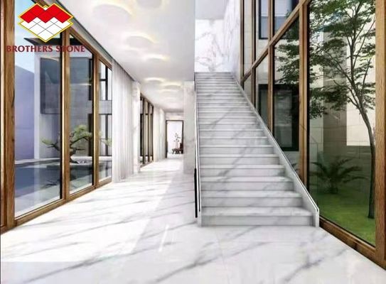 Tamaño personalizado Interior de diseño europeo escaleras talladas en mármol blanco