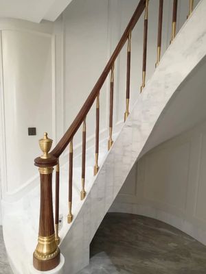 Tamaño personalizado Interior de diseño europeo escaleras talladas en mármol blanco