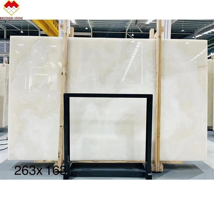 Crear una villa de lujo con nuestra lámina de mármol blanco de ónix.