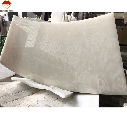 Crear una villa de lujo con nuestra lámina de mármol blanco de ónix.