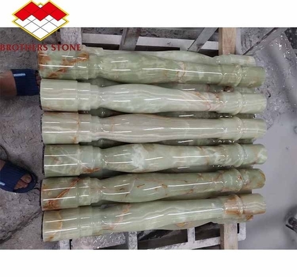 Manillar de mármol de ónix blanco y verde para escalera Columna de balaustradas pulidas modernas