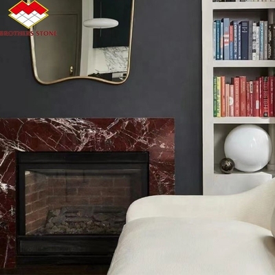 Mantel de piedra interior para chimenea de mármol violeta moderna rodeado en sala de estar de lujo