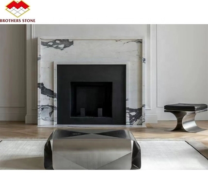 Mantel de piedra interior para chimenea de mármol violeta moderna rodeado en sala de estar de lujo