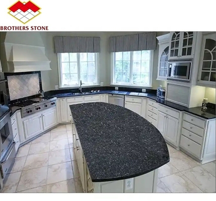 Las encimeras de granito cortadas a medida son perfectas para la renovación de cocinas modernas.
